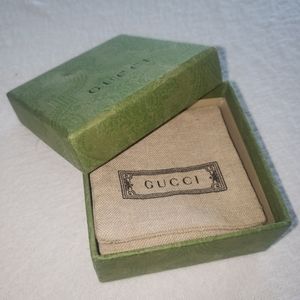 Gucci packaging